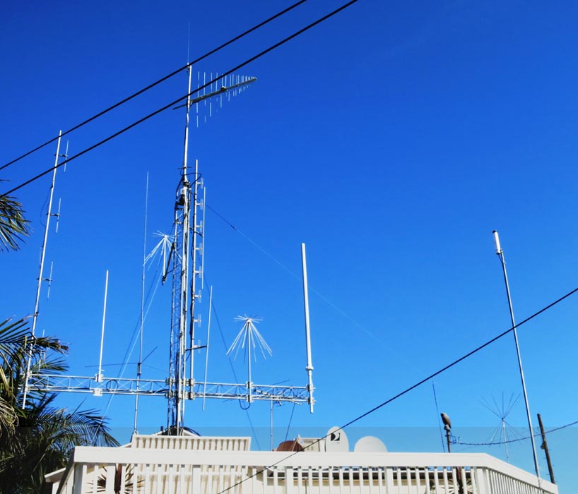 KM6AB TOWER OF HAM RADIO ANTENNAS
